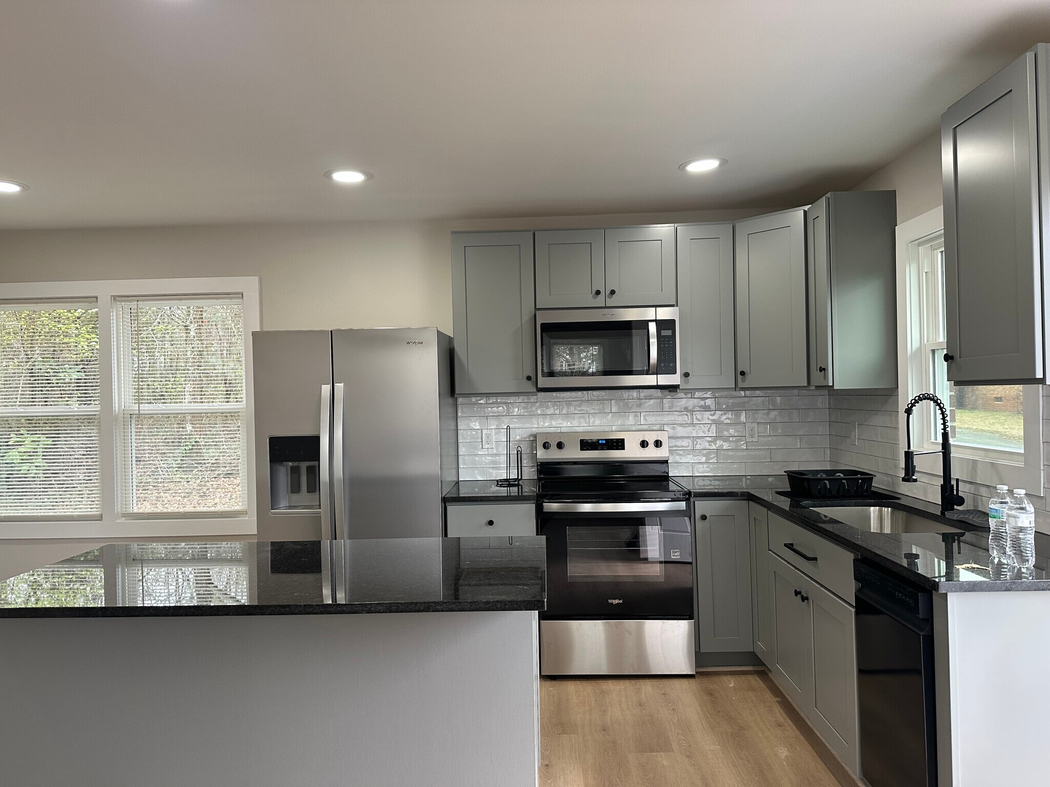 Building Photo - 102 Linda Dr