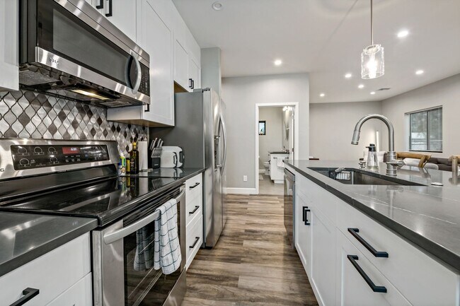 Building Photo - PRE-LEASE for August 2026 Gorgeous New Construction!