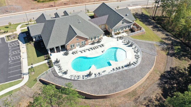 Building Photo - Spacious 2bd/2ba Ranch Style home with impressive club amenities located in Ellis Crossing