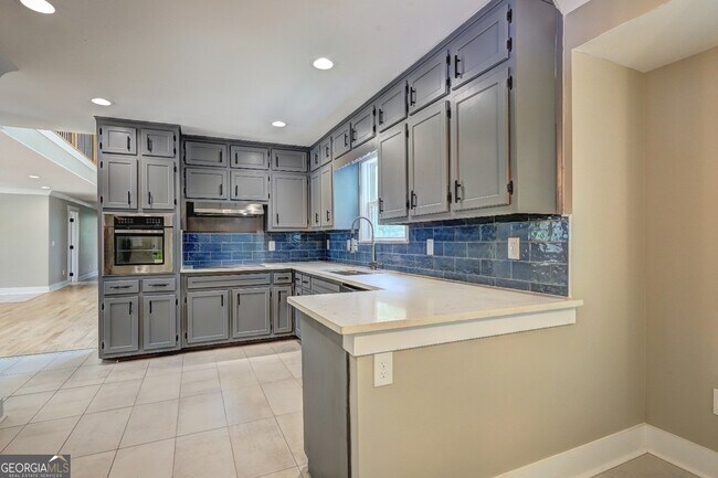 Building Photo - 375 Foster Dr