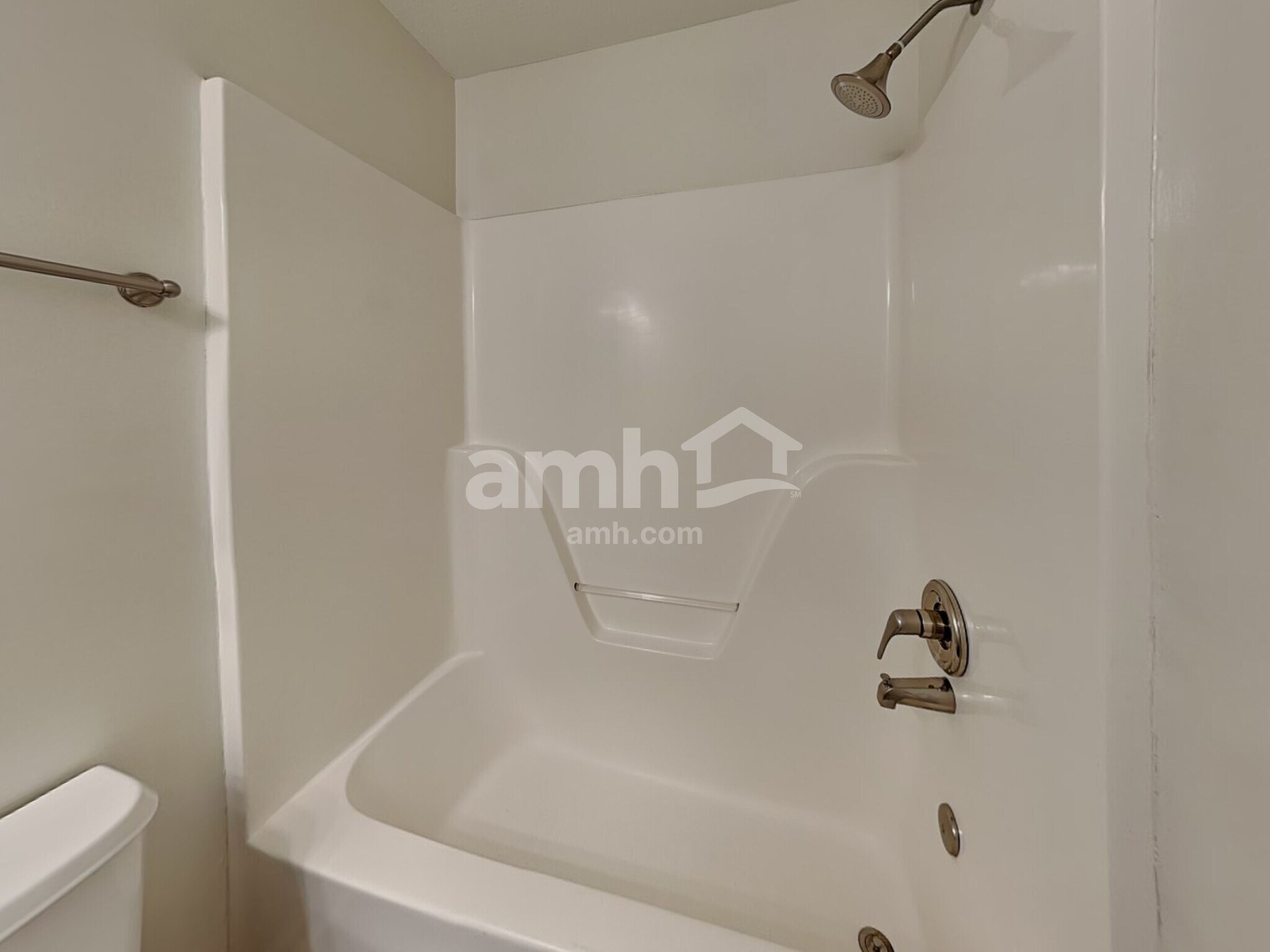 Building Photo - 626 Mable Dr