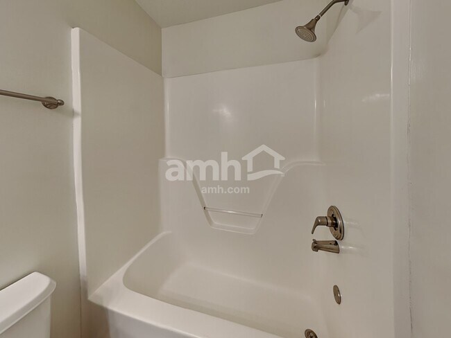 Building Photo - 626 Mable Dr