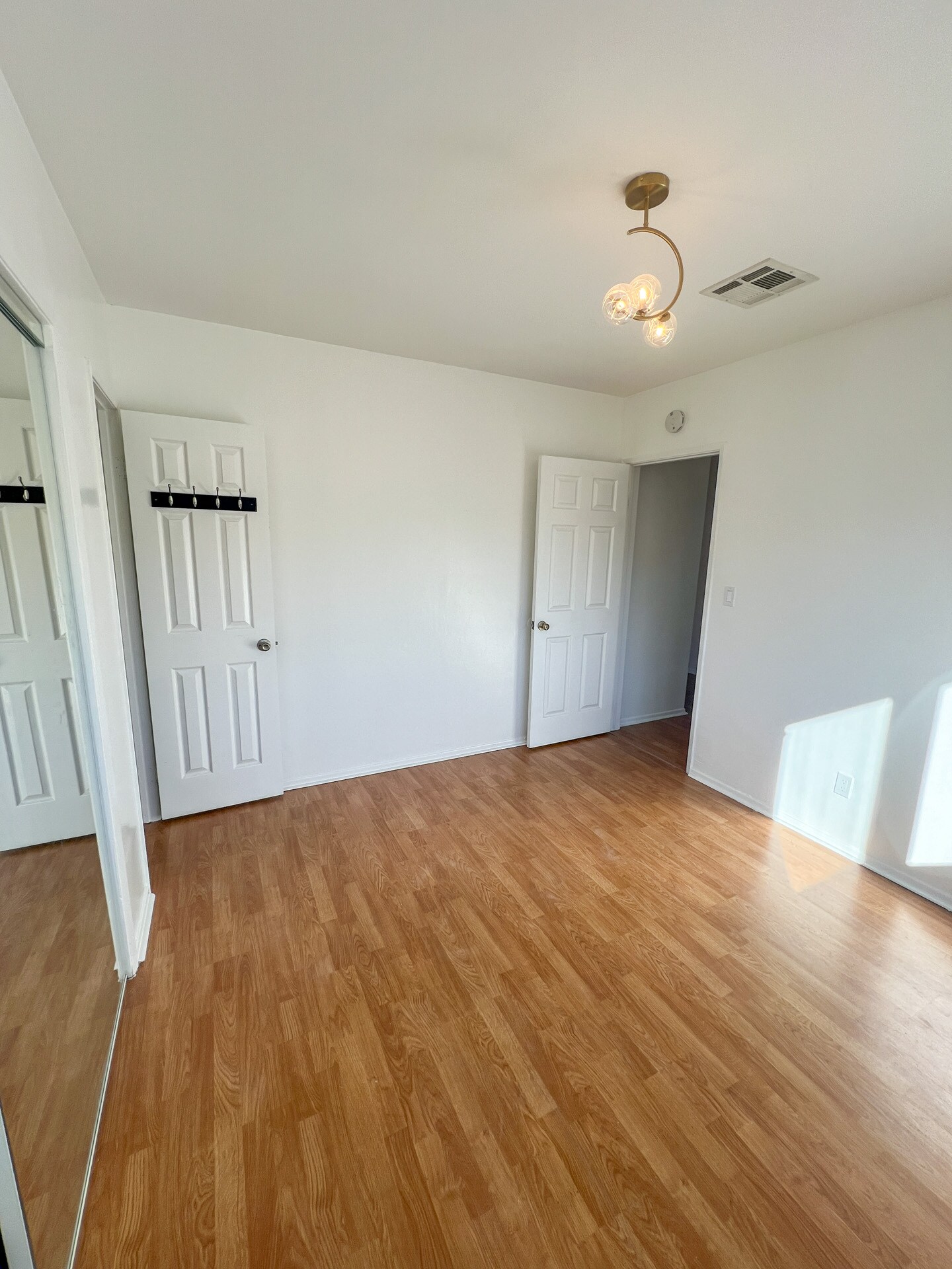 Building Photo - 10447 Cantara St