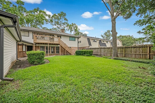Building Photo - 16326 Heatherdale Dr