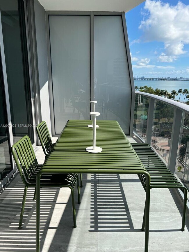 Building Photo - 488 NE 18th St