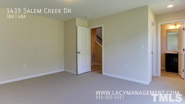 Building Photo - 1439 Salem Creek Dr