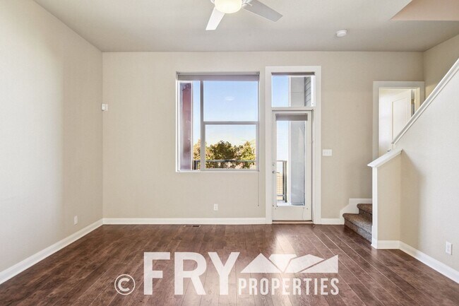 Building Photo - Beautiful 3 Bedroom Townhome in Belmar