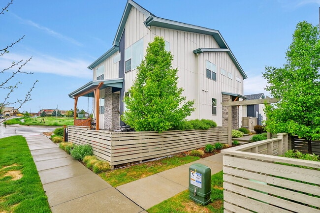 Primary Photo - $2,895.00, 3 bedrooms, 3.5 baths, located ...