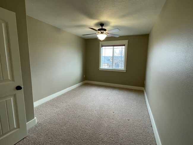 Building Photo - 2725 S Groom Way