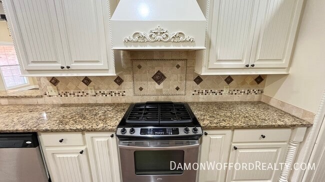 Building Photo - 117 Memory Lane