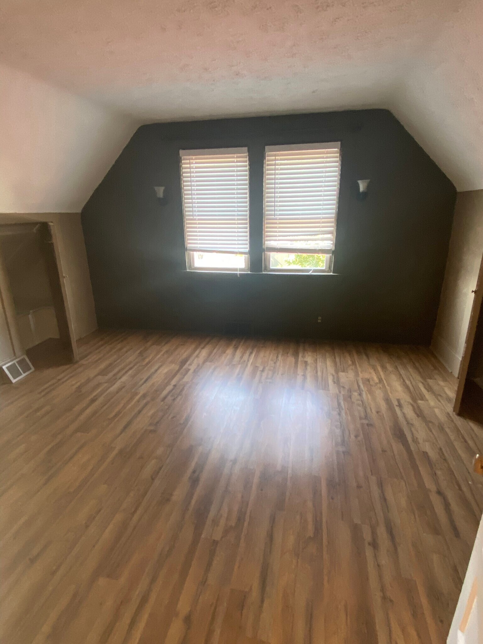 Building Photo - 508 Dick St