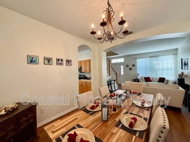 Building Photo - 11113 Avery Oaks Dr