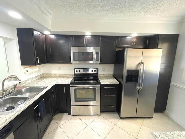 Primary Photo - 2805 SW 22nd Ave