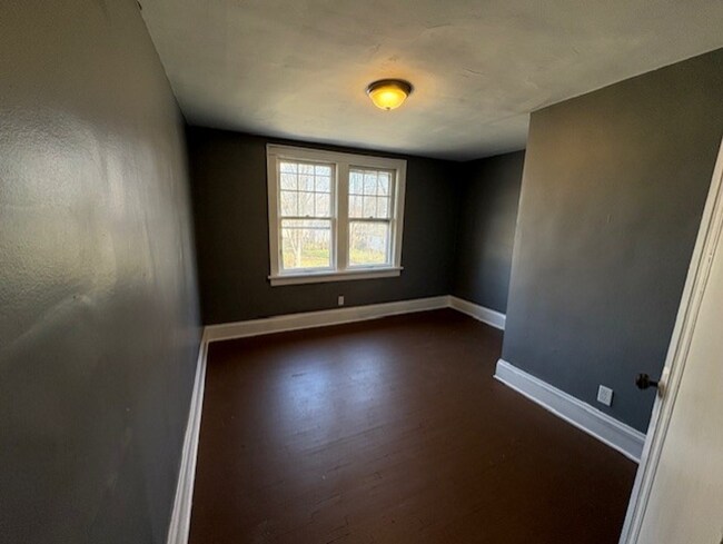 Building Photo - Charming 5-Bedroom Home with Eat-In Kitchen Nook & Bonus Sunroom