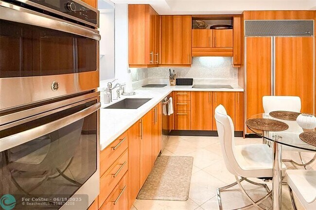 Building Photo - 2110 N Ocean Blvd