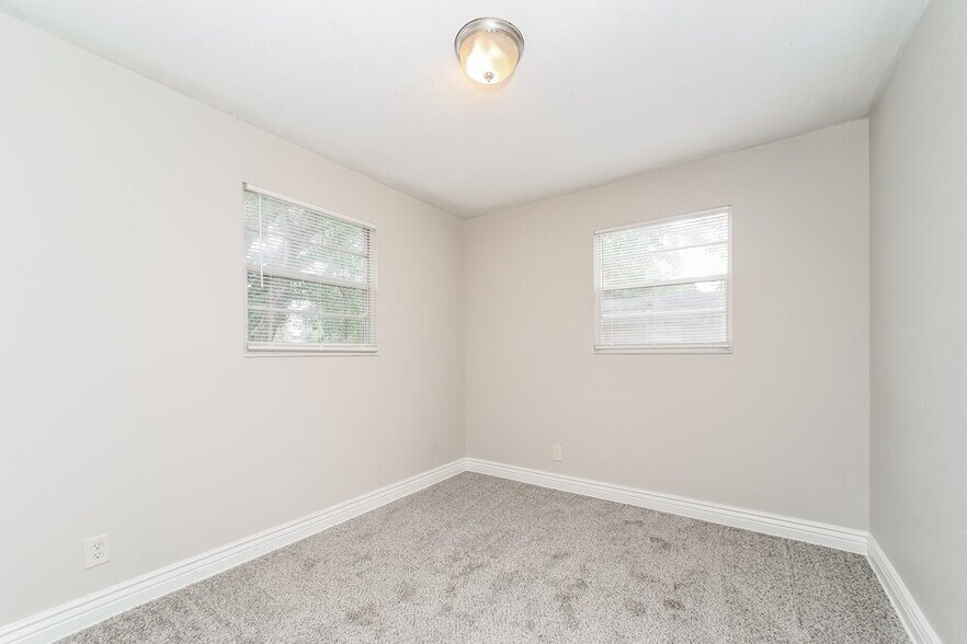 Building Photo - 2227 Mc Carty Dr