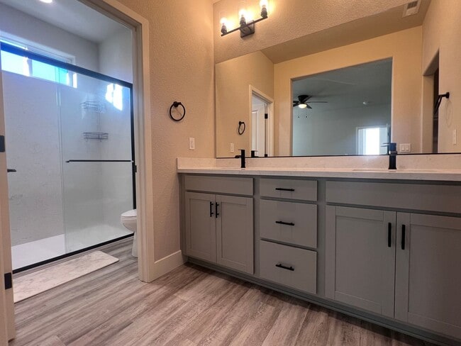 Building Photo - Beautiful! 3/2.5/2 Townhome in Gardnerville