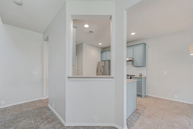 Building Photo - 13600 Breton Ridge St