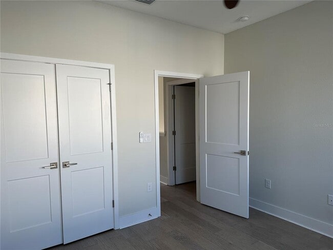 Building Photo - 837 Calla Terrace N