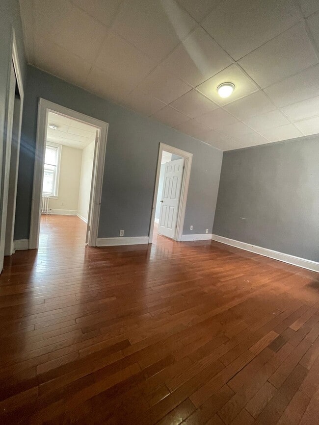 Building Photo - 197 Mallory Ave