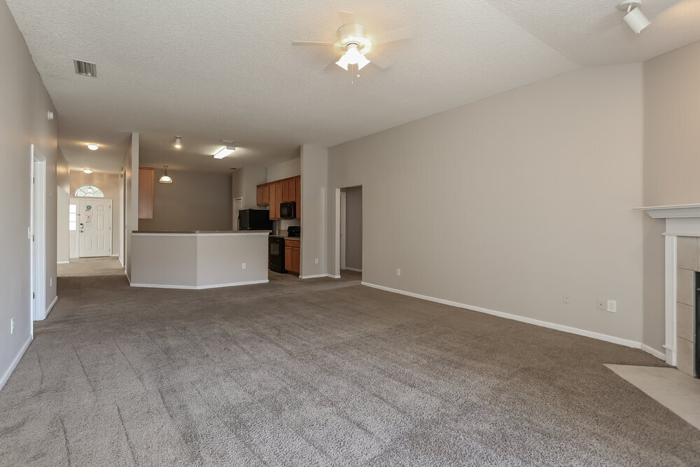 Building Photo - 14075 Golden Eagle Dr