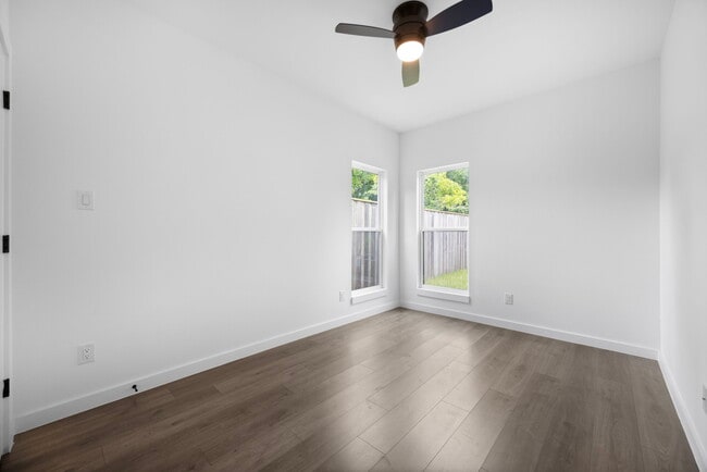 Building Photo - 2535 Exline St