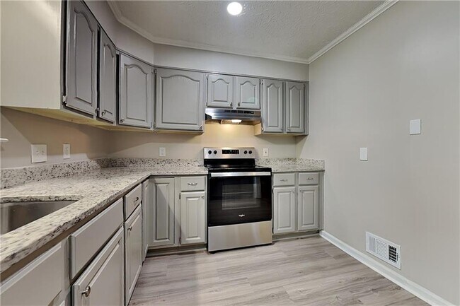 Building Photo - 2075 Pinella Dr