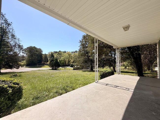 Building Photo - 14023 Mt Tabor Rd