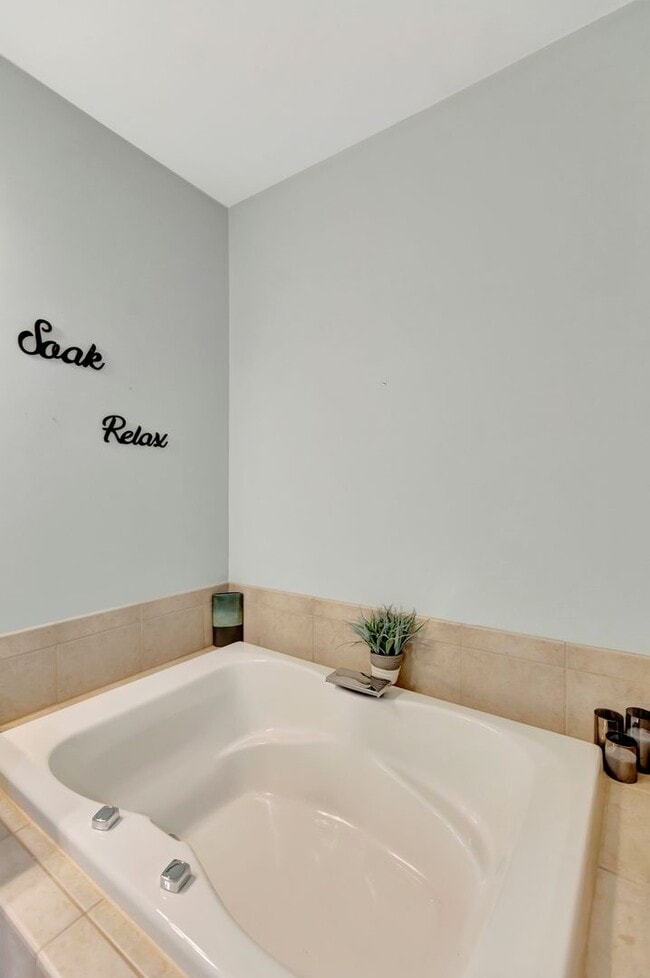 Building Photo - Immaculate Townhome in Dunes West