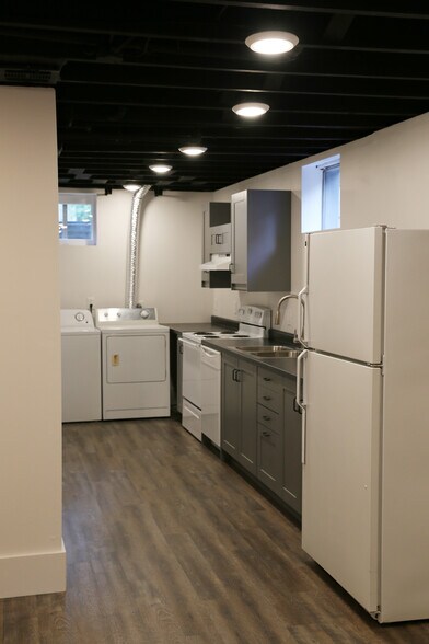 kitchen - 1511 Leavenworth St