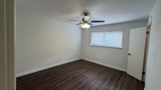 Building Photo - 4107 Avondale Ave