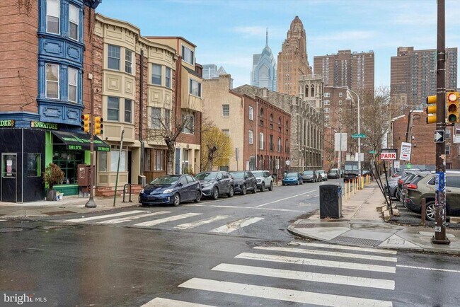 Building Photo - 530 S 15th St