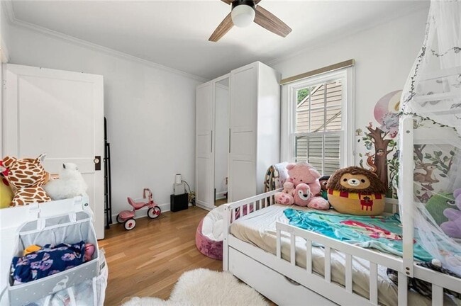 Building Photo - 346 Redland Rd NW