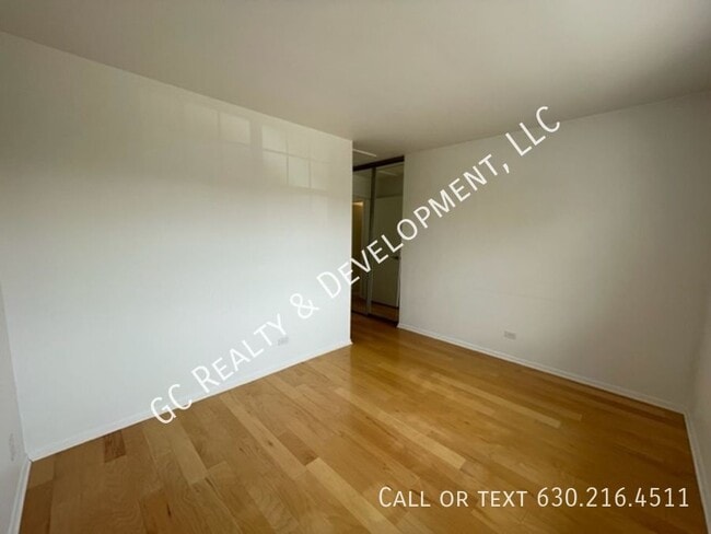 Building Photo - 730 Sturnbridge Ln