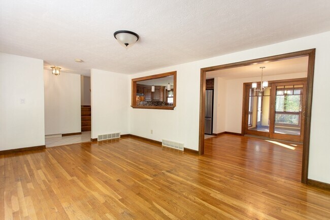 Building Photo - 211 Clark Rd