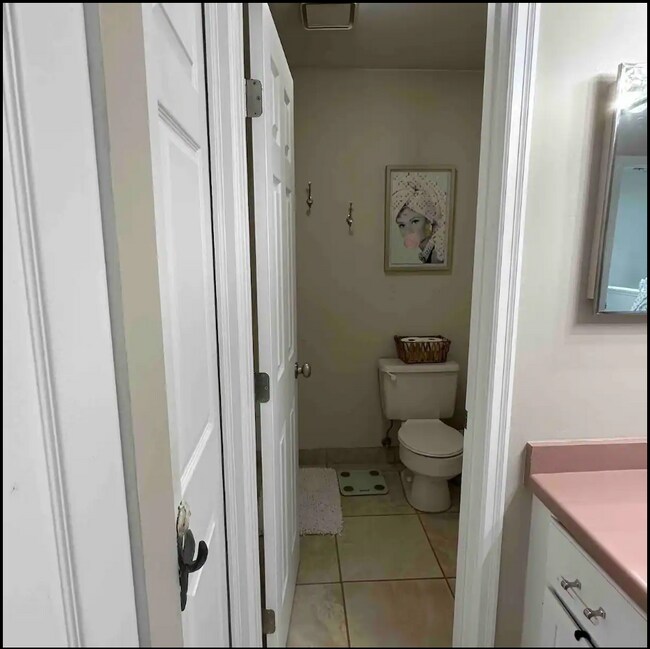 Building Photo - 7614 York Ave S