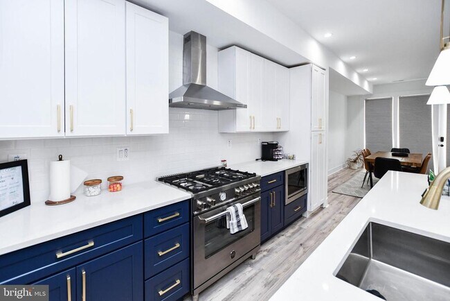Building Photo - 4202 3rd St NW