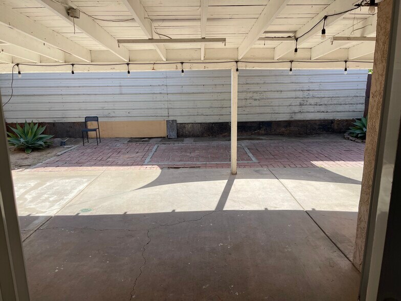 Building Photo - 702 Sawtelle Ave
