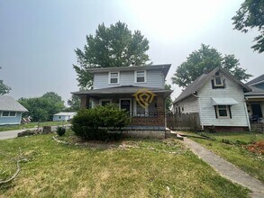 Building Photo - 619 N Sherman Dr
