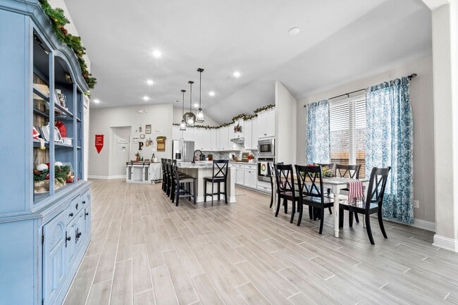 Building Photo - 15414 Greenford Glen Dr