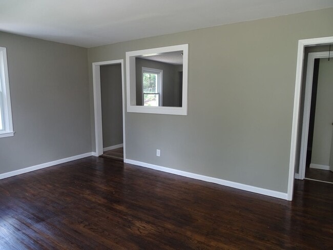 Building Photo - 2 Bedroom 1 Bathroom in South Knoxville