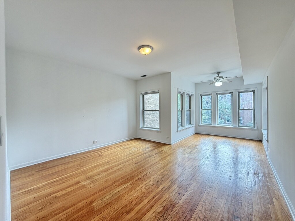 Building Photo - 5817 N Ridge Ave
