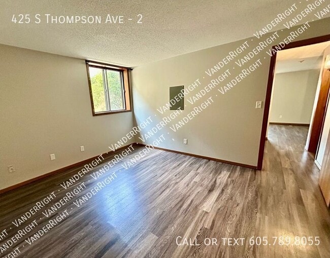 Building Photo - 425 S Thompson Ave