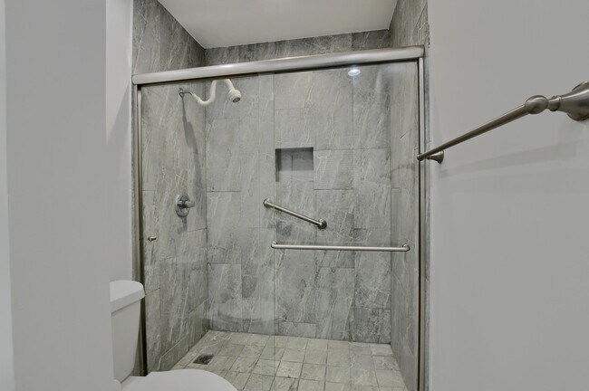 Building Photo - 224 Capri E