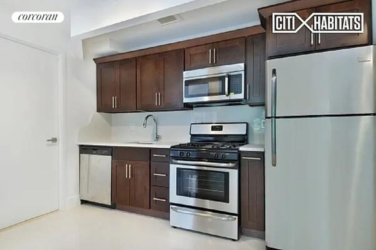 Building Photo - 207 W 115th St