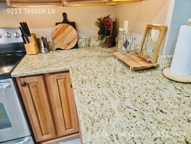 Building Photo - 9211 Seeger Ln