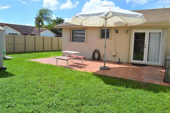 Building Photo - 10933 SW 146th Ct