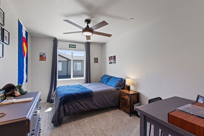 Building Photo - 3 bedroom 2.5 bath in Mosaic