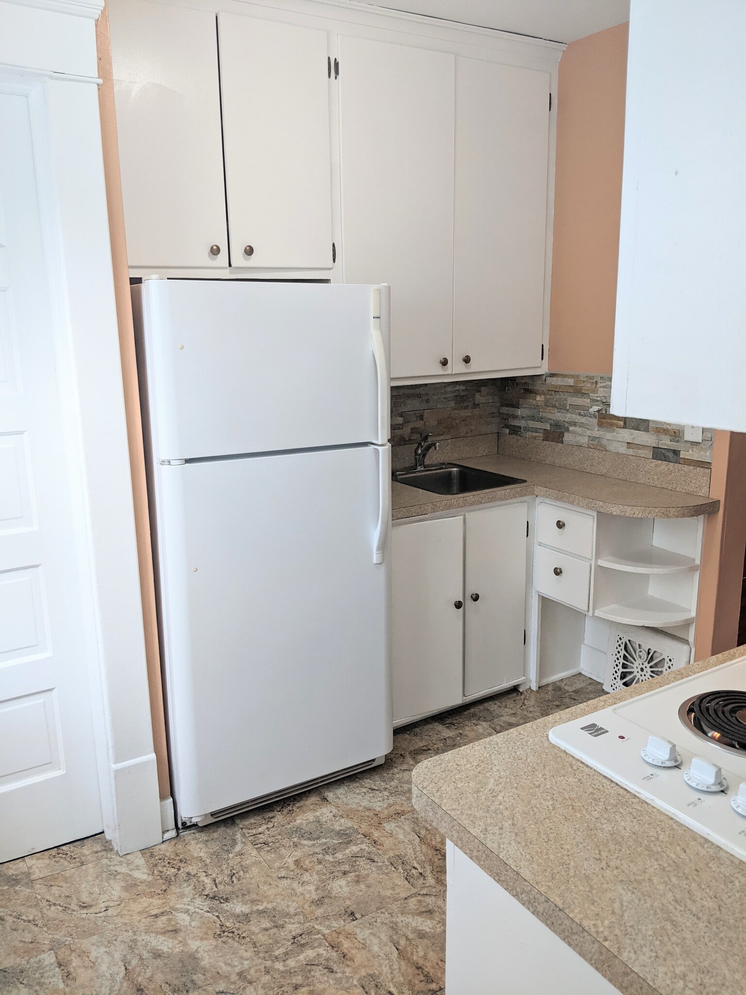 Kitchen - 732 W Shiawassee St