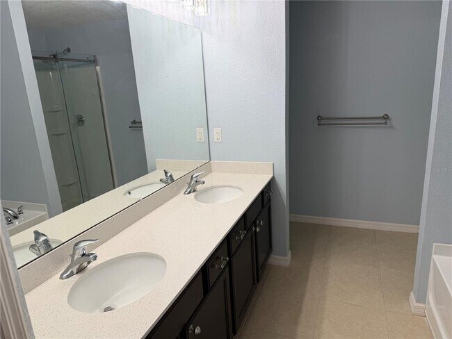 Building Photo - 17 Renworth Pl